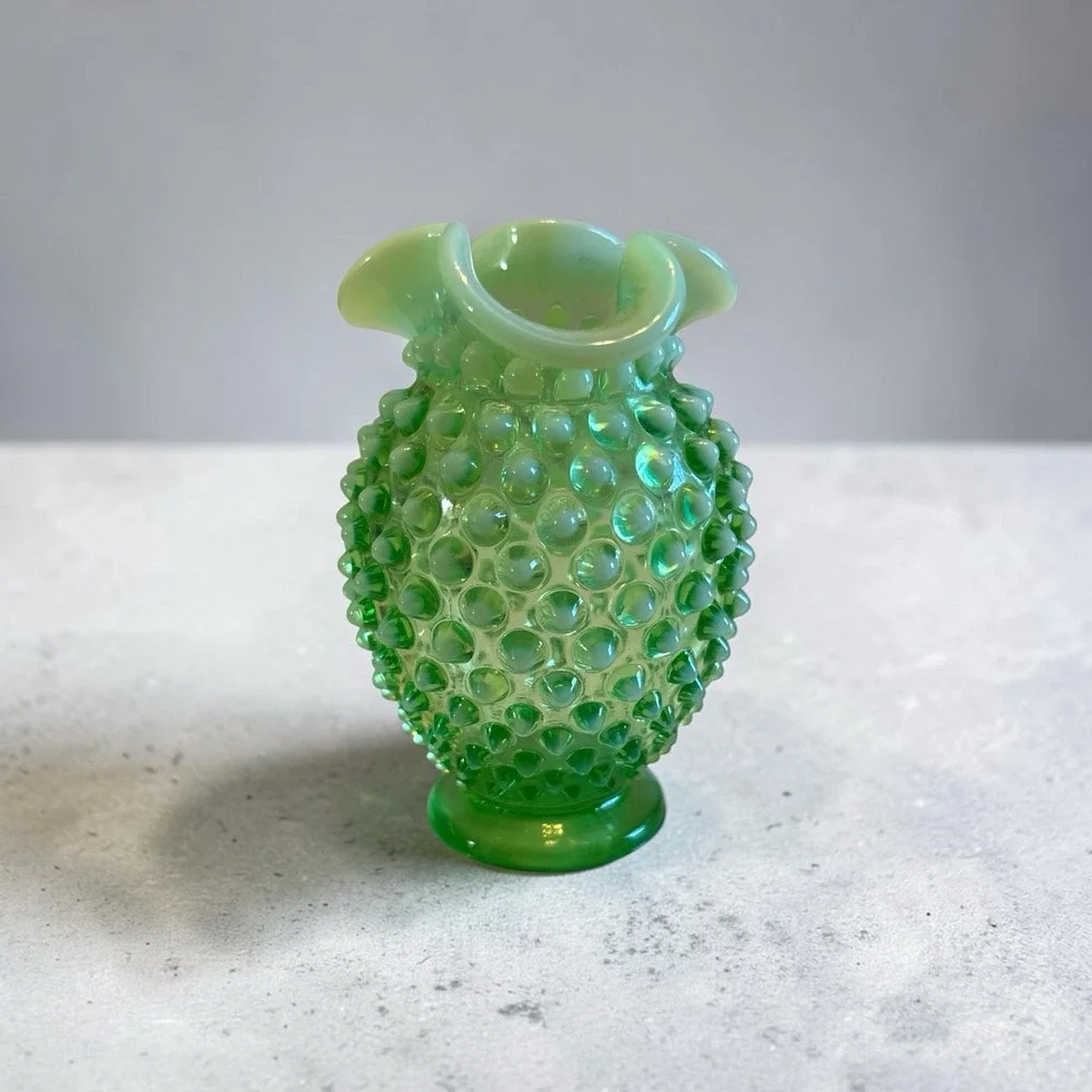 VINTAGE FENTON GREEN URANIUM HOBNAIL VASE 3 1/2